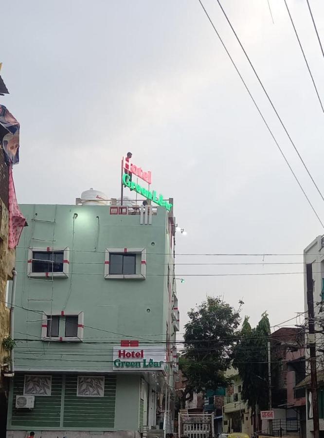 Green Leaf Hotel 乌贾因 外观 照片